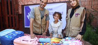 Hemos entregado mochilas y material escolar en el Sur de Gaza, para que niños y niñas tengan todo lo necesario para poder estudiar y socializar.