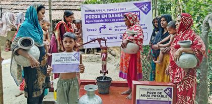 Fondo pozo agua potable en Bangladesh