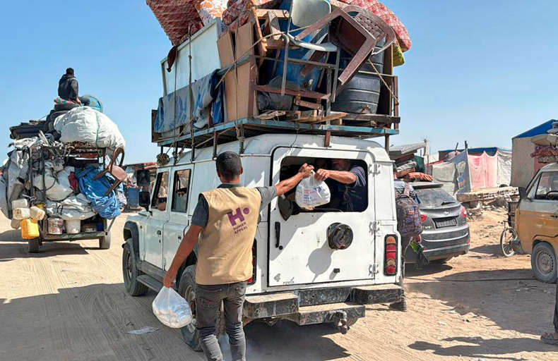 Entrega ayuda humanitaria retornados Gaza tras alto el fuego
