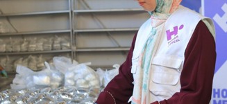 Nuevo reparto de comida caliente en Norte, Centro y Sur de Gaza.