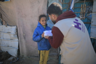 Fondo Alimenta al que Ayuna en Ramadán - Iftar y suhur calientes.