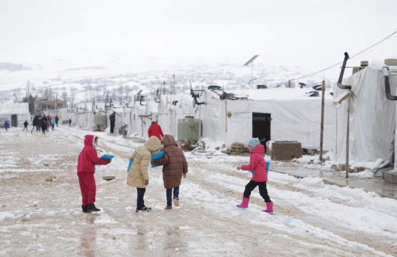 Campamento de refugiados tras tormenta de nieve