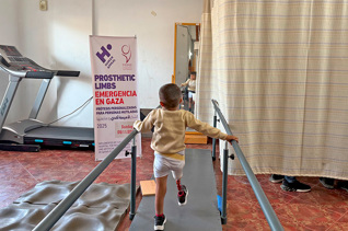 "Paso a Paso, Un nuevo comienzo" - Proyecto de prótesis para personas amputadas en Gaza