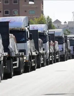 Un convoy de ayuda de 83 camiones se dirige a Gaza
