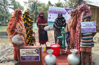 Pozo agua potable en Bangladesh
