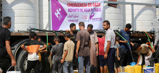 Agua para Gaza - Nueva distribución de agua potable mediante camiones de 20.000 litros.